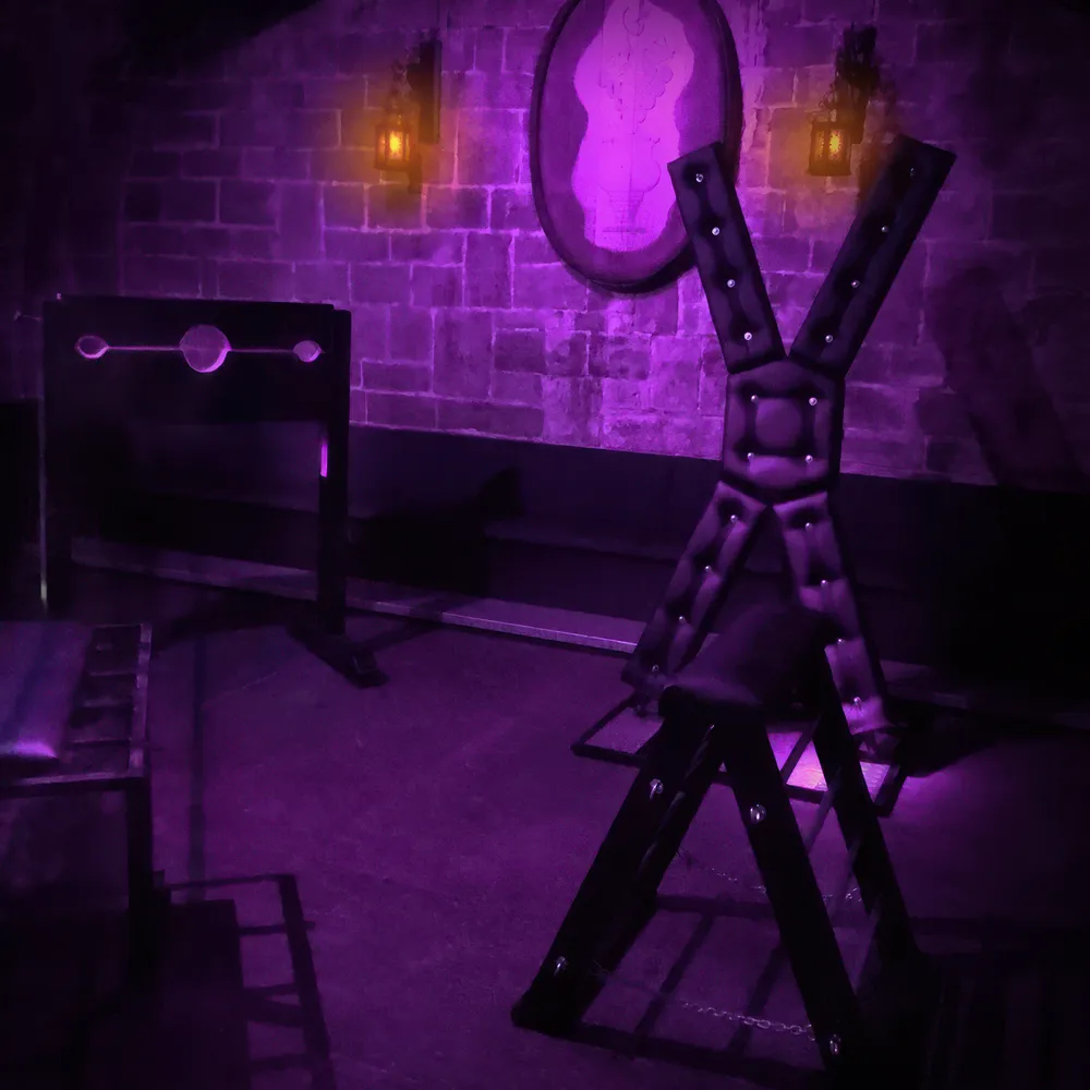 Tauche ein in eine dunkle und geheimnisvolle Welt, in der Deine intimsten Träume wahr werden. Die EUPHORIA ist wie dafür geschaffen Gleichgesinnte kennen zu lernen oder Dich mit Deinem Partner voller Lust und Hingabe auszuleben. In der Location stehen Euch mehrere Spielbereiche mit vielfältigen Spielmöglichkeiten zur Verfügung (mehrere Andreaskreuze, Böcke, Pranger, Strafmöbel,…). Die EUPHORIA ist DIE Kinky, Fetisch, BDSM und quer-friendly Dance & Play Party im Nachtwerk Karlsruhe von und mit DJ GILLIAN. Tauche ein in eine dunkle und geheimnisvolle Welt, in der Deine intimsten Träume wahr werden. Die EUPHORIA ist wie dafür geschaffen Gleichgesinnte kennen zu lernen oder Dich mit Deinem Partner voller Lust und Hingabe auszuleben. In der Location stehen Euch mehrere Spielbereiche mit vielfältigen Spielmöglichkeiten zur Verfügung (mehrere Andreaskreuze, Böcke, Pranger, Strafmöbel,…). Die EUPHORIA ist DIE Kinky, Fetisch, BDSM und quer-friendly Dance & Play Party im Nachtwerk Karlsruhe von und mit DJ GILLIAN.