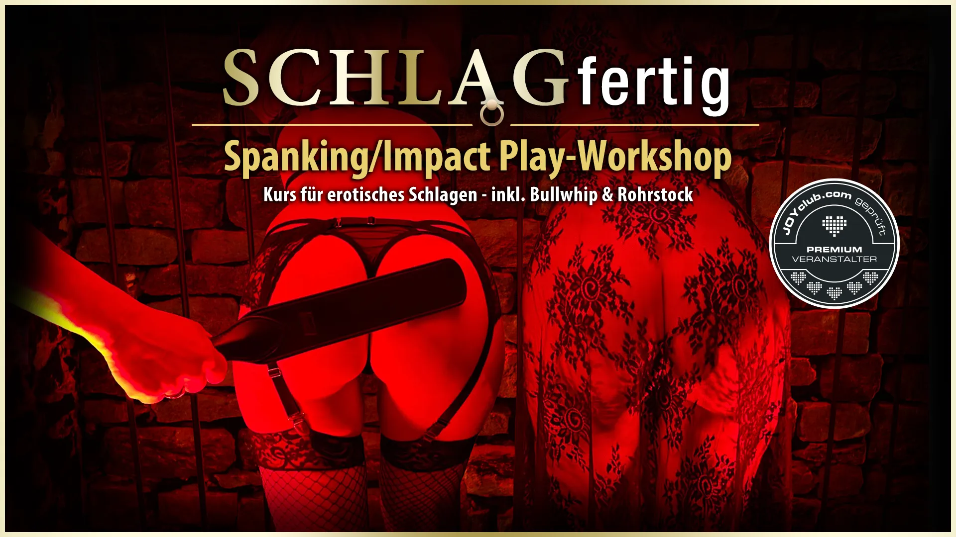 SCHLAGfertig » Der BDSM Spanking und Impact Play-Workshop in Karlsruhe und Offenbach (bei Frankfurt/Wiesbaden) für erotisches Schlagen mit der Hand, Gerte, Paddle, Flogger, Rosshaarpeitsche, Bullwhip, Rohrstock, Dragon Tails, Spikes,... u.a. mit Workshopleiter GILLIAN. DER Spanking Workshop für Doms UND Subs! Erlerne das sicherere und kontrollierte Spiel in Theorie und Praxis. Wie sollte sich Schlagwerk richtig anfühlen? Wie man das Schlagwerk beim Spanking richtig einsetzt, wie man in den Subspace-Trance Zustand gelangt, welche Reihenfolge der Werkzeuge sinnvoll ist, verschiedene Spieltechniken, das Spiel mit dem Lustschmerz, Aftercare, wie man einem emotionalen Tief danach entgegenwirkt... uvm. Mit einer riesigen Auswahl an Schlagwerkzeugen zum Testen (das es sonst nirgendwo gibt).